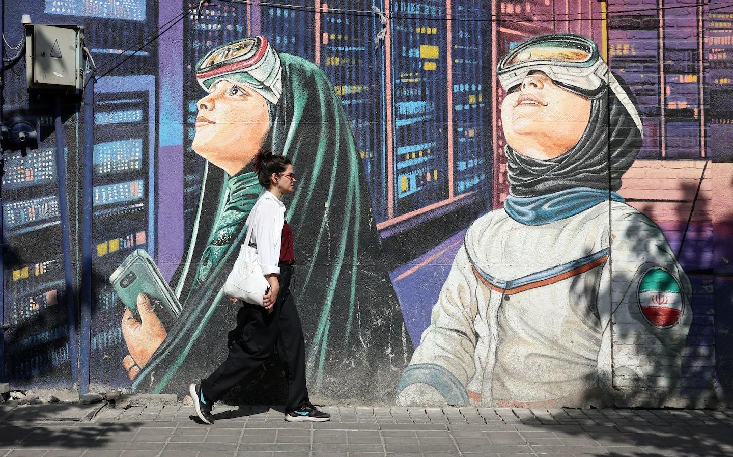 Граффити в Тегеране
Фото:&nbsp;Абедин Тахеркенарех / EPA/ Shutterstock