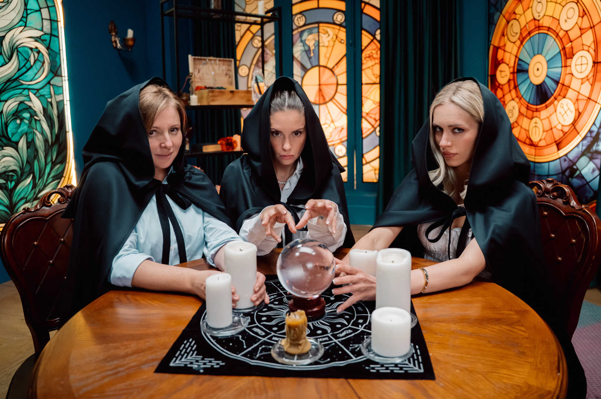 Обложка статьи «Химкинские ведьмы»: наш ответ американским «Зачарованным», который получился абсолютно не смешным