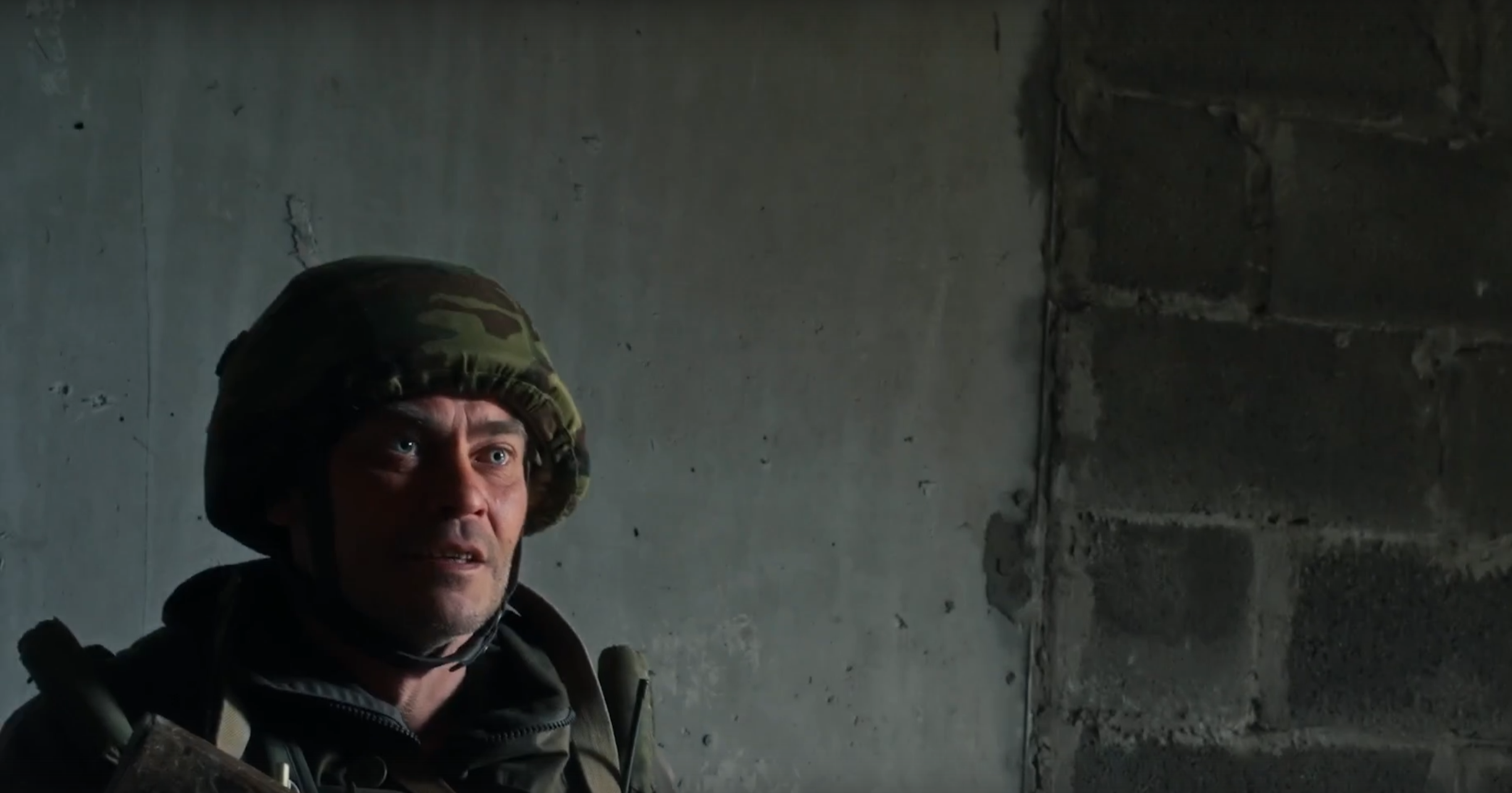 Обложка статьи «У края бездны»: смотрим главную (и самую длинную) кинохронику об СВО