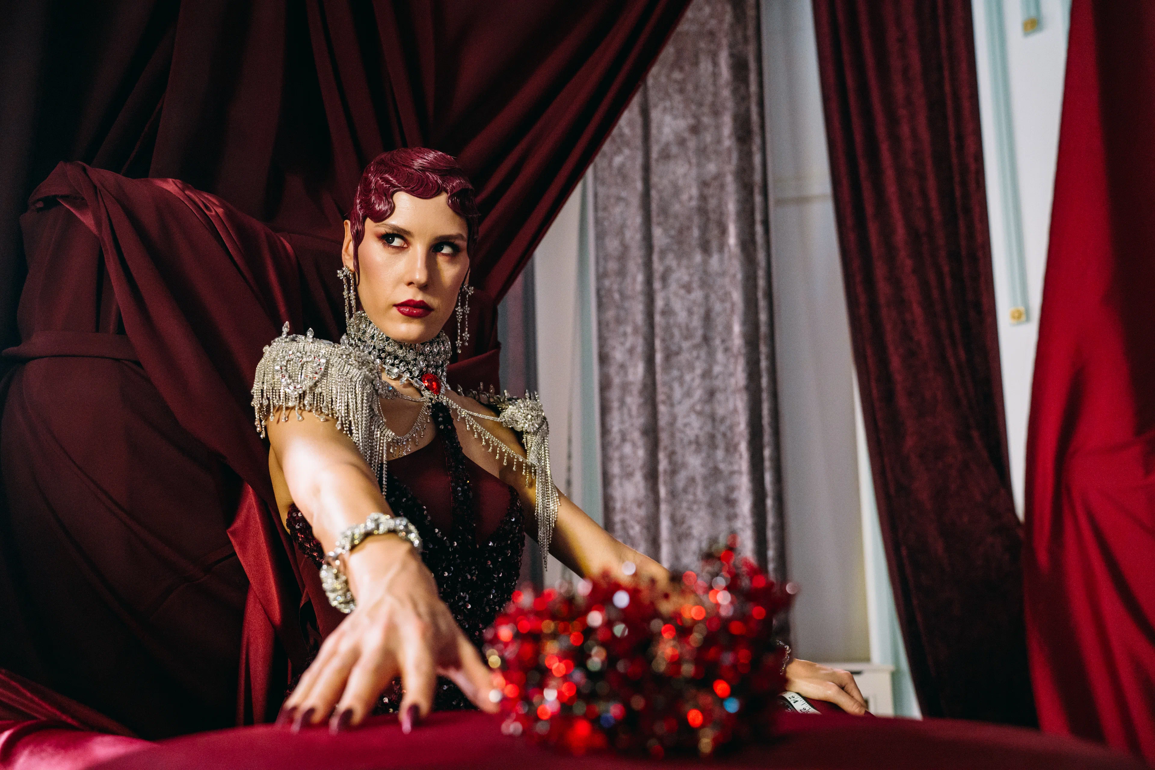 Фото со съёмок фильма «Алиса в Стране Чудес»
kinopoisk.ru  