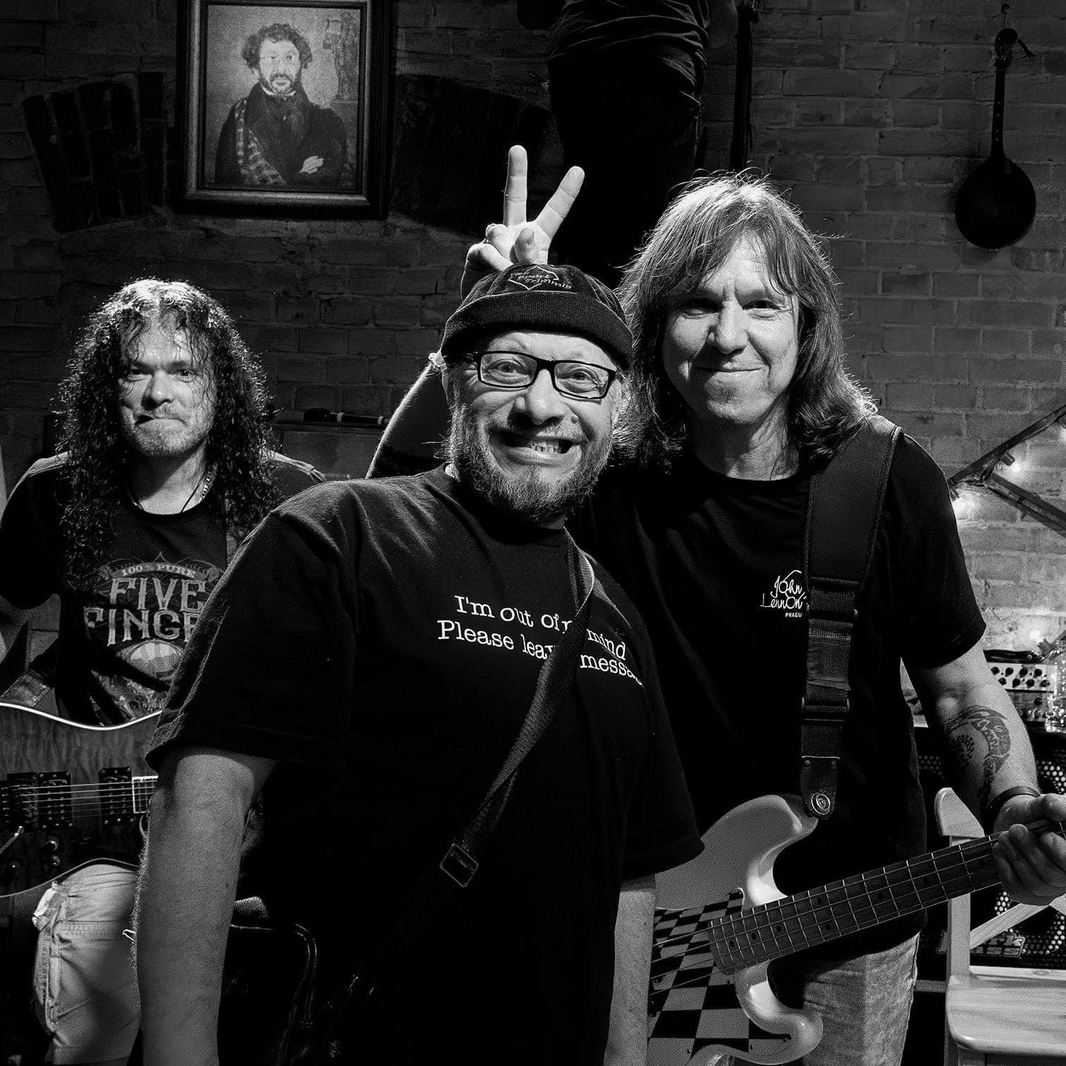 Александр Елин (в центре)
Фото: vk.com/wall-48350_297005