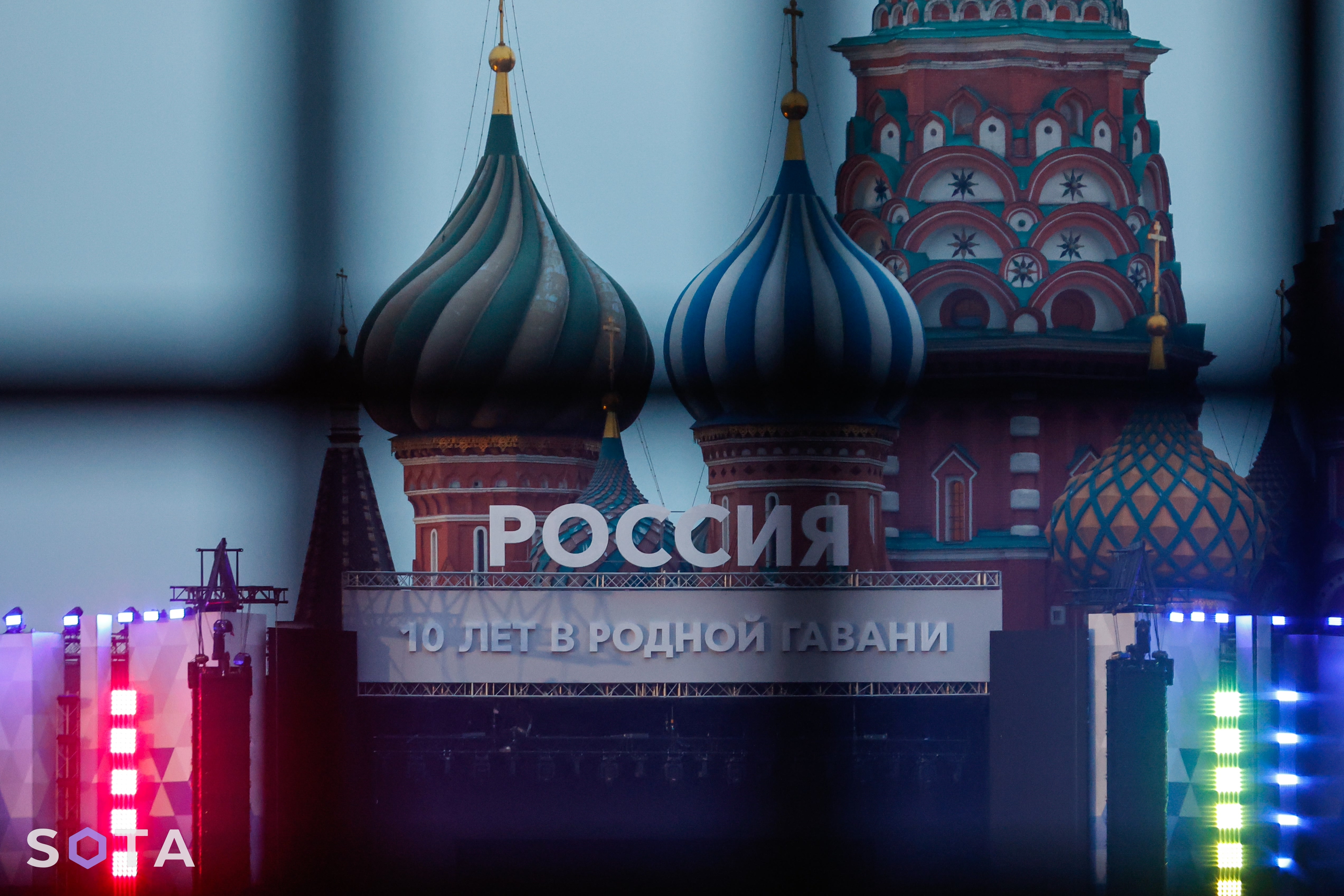 Обложка статьи Я другой такой страны не знаю: чем заманивают иностранцев в Россию в 2026 году