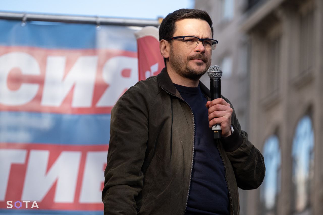 Обложка статьи Яшин не был лишен гражданства – МВД